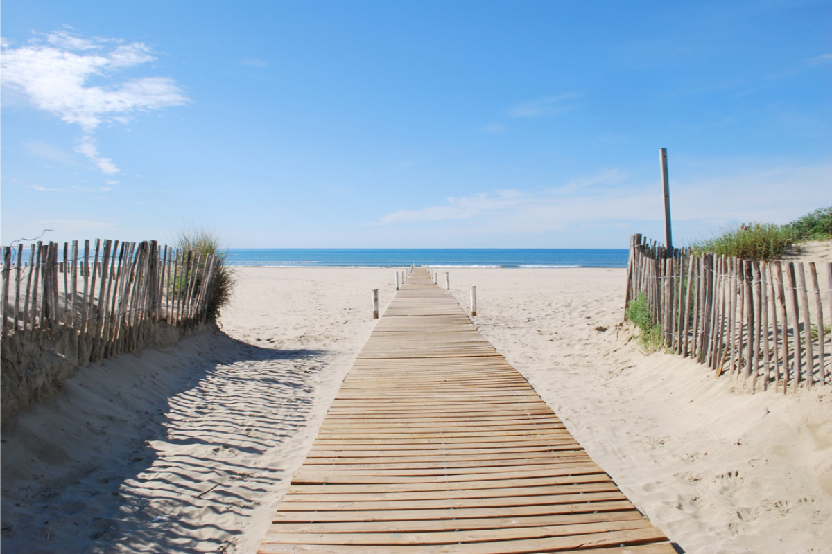 Wie kommt man in Montpellier, Frankreich, zum Strand?